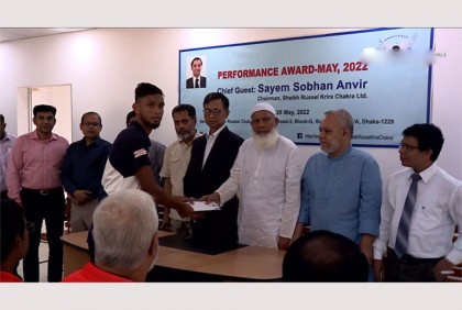 পুরস্কৃত করা হলো শেখ রাসেল ক্রীড়া চক্রের ফুটবলারদের