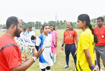 রাজবাড়ীতে ফুটবল টুর্নামেন্টের উদ্বোধন