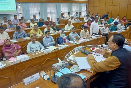 ১০ দিনের মধ্যেই খাল-নালার বাঁধ অপসারণ করতে হবে : চসিক মেয়র    