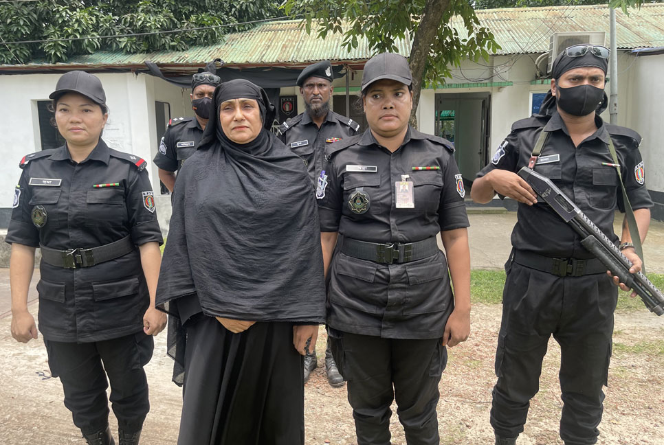 নরসিংদী রেলস্টেশনে তরুণীকে হেনস্থা: মূল অভিযুক্ত শিলা গ্রেফতার