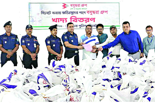 ১০ হাজার বন্যার্ত পরিবারের পাশে বসুন্ধরা
