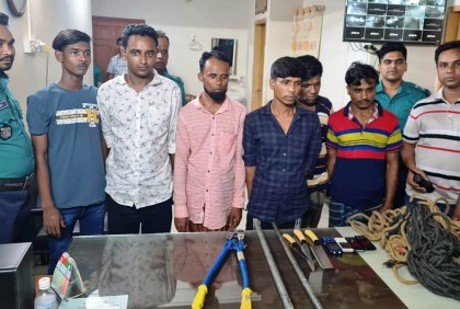 গাজীপুরে ডাকাতির প্রস্তুতিকালে গ্রেফতার ৬