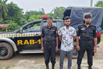 গাজীপুরে মাদক ব্যবসায়ী গ্রেফতার 