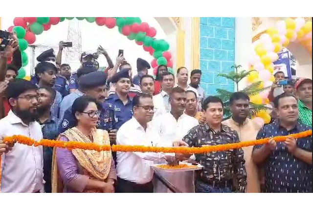 মানিকগঞ্জে লোকজ ও শিল্প মেলা উদ্বোধন
