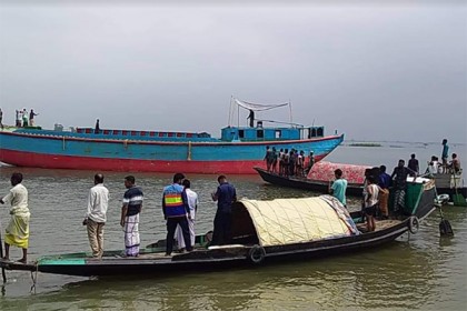 হাওরে ট্রলার ডুবে নিহত ১, নিখোঁজ ১
