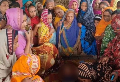 গাংনীতে বাসের ধাক্কায় শিশুর মৃত্যু