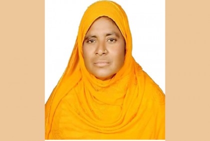 অনুমতি ছাড়া পলক দম্পতির ছবি ফেসবুকে প্রচার, আওয়ামী লীগ নেত্রীকে শোকজ

