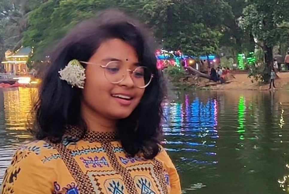 রাজধানীতে ১৬ তলার ছাদ থেকে পড়ে ঢাবি ছাত্রীর মৃত্যু

