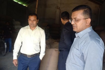 সিংড়ায় গুদামে ধান মজুদের অপরাধে জরিমানা
