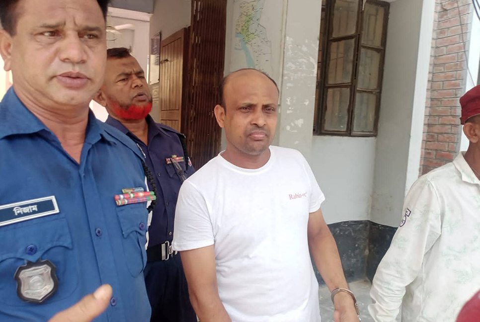 মাথায় পিস্তল ঠেকিয়ে তরুণীকে বিয়ের ঘটনায় মামলা, গ্রেফতার ১