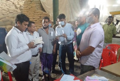 বাগেরহাটে চাল অবৈধভাবে মজুদ, মিল মালিকের লাখ টাকা জরিমানা