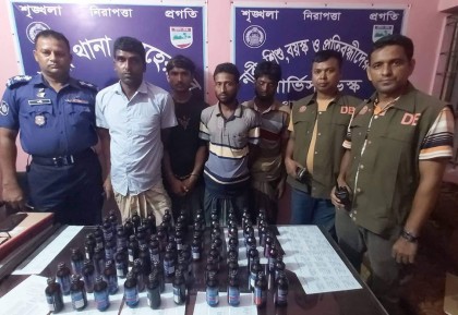 গাংনীতে ফেনসিডিলসহ আটক ৪