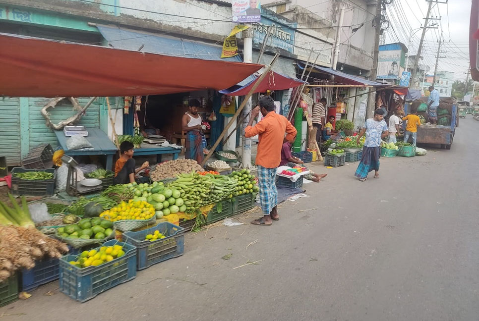 চট্টগ্রাম মহাসড়কের ১২ কিলোমিটারে ১৩ বাজার, প্রায় সবগুলোই অবৈধ