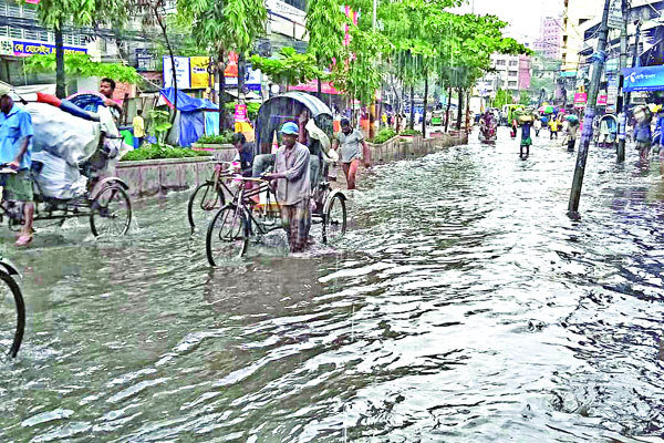 সামান্য বৃষ্টিতে ডুবল চট্টগ্রাম সিটি