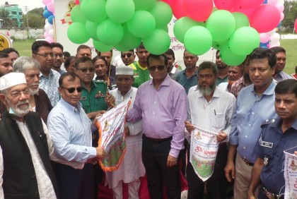 বরিশালে বঙ্গবন্ধু ও বঙ্গমাতা ফুটবল টুর্নামেন্টের উদ্বোধন