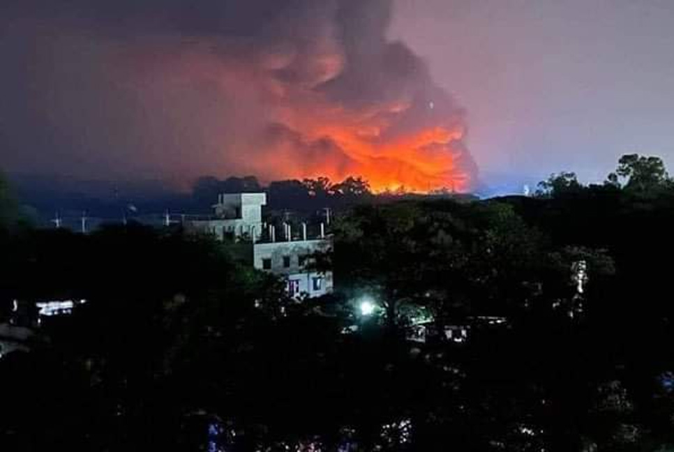 বিস্ফোরণে কেঁপে ওঠে ৪ কিলোমিটার এলাকা 

