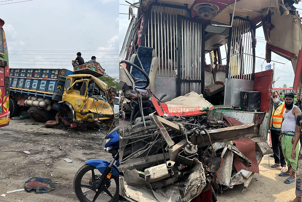 সাভারে বাস-ট্রাকের ত্রিমুখী সংঘর্ষে তিন বৈজ্ঞানিক কর্মকর্তা নিহত