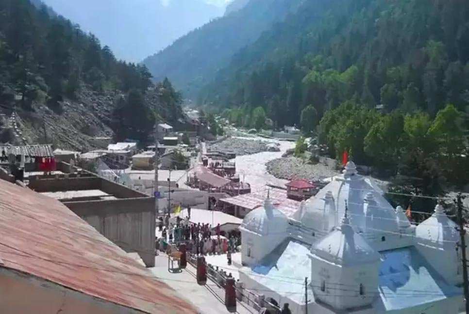 ভারতে তীর্থযাত্রীদের নিয়ে বাস খাদে, নিহত ২২