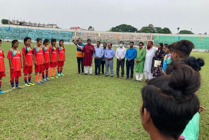 বঙ্গবন্ধু ও বঙ্গমাতা গোল্ডকাপ টুর্নামেন্ট ফাইনালে বালিকা পৌরসভা চ্যাম্পিয়ন