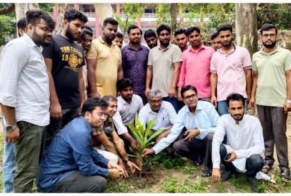 বগুড়ায় পরিবেশ দিবসে
জেলা ছাত্রলীগের বৃক্ষরোপণ 