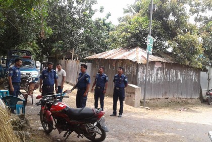 সাঁথিয়ায় সাবেক চেয়ারম্যানের ভাইকে কুপিয়ে হত্যা