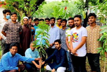বগুড়ায় কলেজ ক্যাম্পাসে 
ছাত্রলীগের বৃক্ষরোপণ 