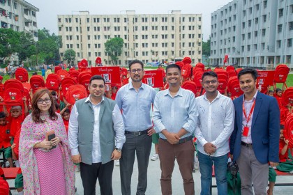 মজার ইশকুলের সুবিধাবঞ্চিত শিক্ষার্থীদের পাশে কেএফসি