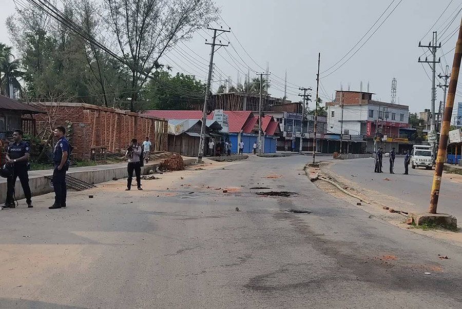 খাগড়াছড়িতে জেলা বিএনপির ডাকা ২৪ ঘণ্টার সড়ক অবরোধ চলছে 