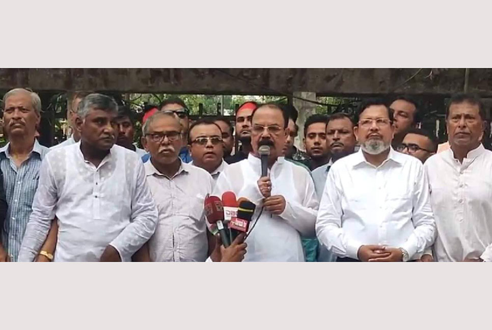 সরকারের পতন ছাড়া দেশের কোনো সমস্যার সমাধান হবে না : গয়েশ্বর