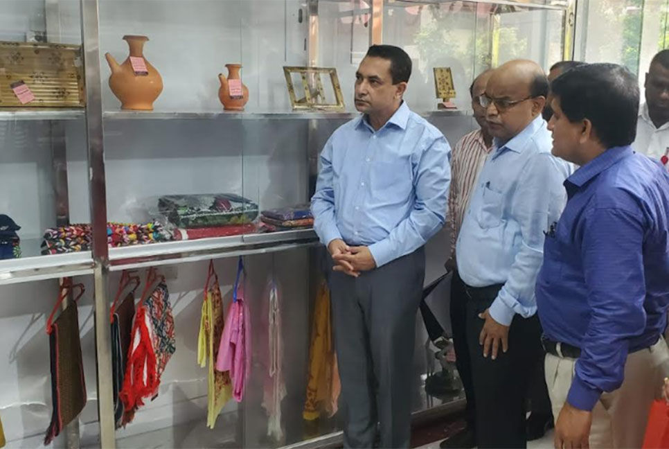 সুবর্ণ ব্যক্তিদের পণ্য প্রদর্শনী ও বিক্রয় কেন্দ্রের উদ্বোধন 