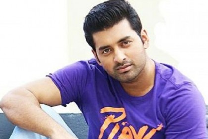 বিদেশ থেকে ফিরেই মায়ের কাছে যা খেতে চাইলেন অঙ্কুশ