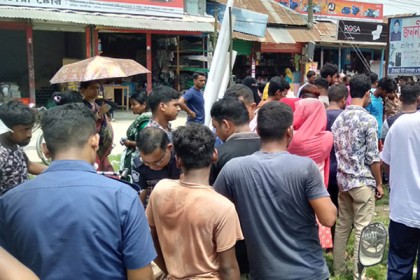 ময়লার স্তুপ থেকে নবজাতকের মরদেহ উদ্ধার