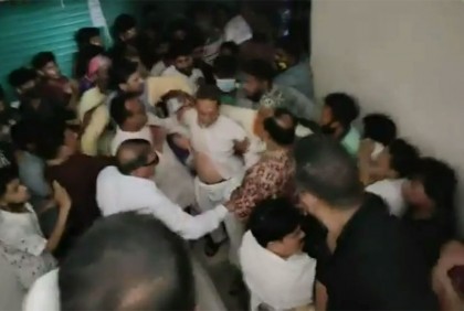 জাতীয় পার্টির বর্ধিত সভায় দুই গ্রুপের সংঘর্ষ, আহত ১২