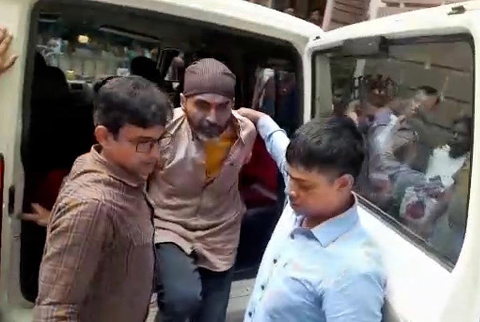 আমি ক্রিমিনাল নই, আদালত থেকে রোদ্দুর