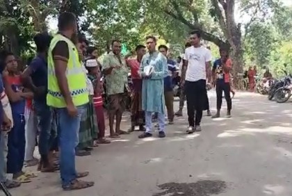 ঝিনাইদহের ভ্যান-মোটরসাইকেল সংঘর্ষে নিহত ১