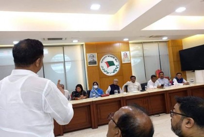 অভিমান ভুলে ১৩ নেতাকে নৌকার পক্ষে প্রচারণার অনুরোধ