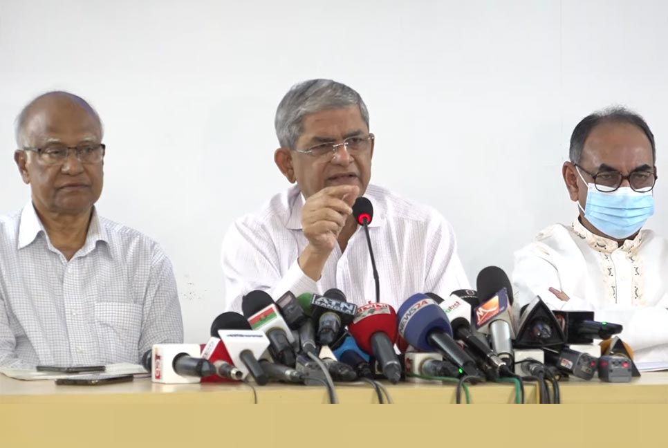বিদেশে চিকিৎসা না হলে খালেদা জিয়ার জীবন হুমকির মুখে পড়বে : ফখরুল