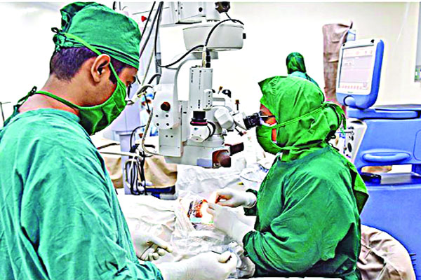 বসুন্ধরা চক্ষু হাসপাতালে ২২ রোগীর বিনামূল্যে অপারেশন