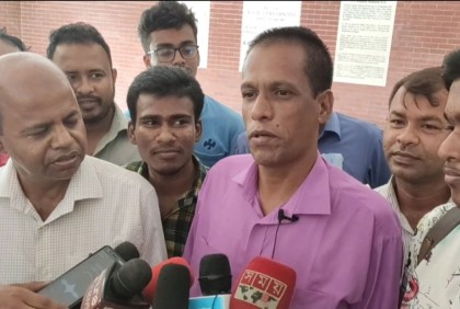 ঢাবিতে ভর্তি পরীক্ষা দিয়েছেন ৫৫ বছর বয়সী বেলায়েত