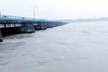 তিস্তার পানি বিপদসীমা ছুঁই ছুঁই করছে