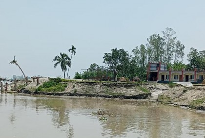 কুড়িগ্রামে বাড়ছে নদ-নদীর পানি 