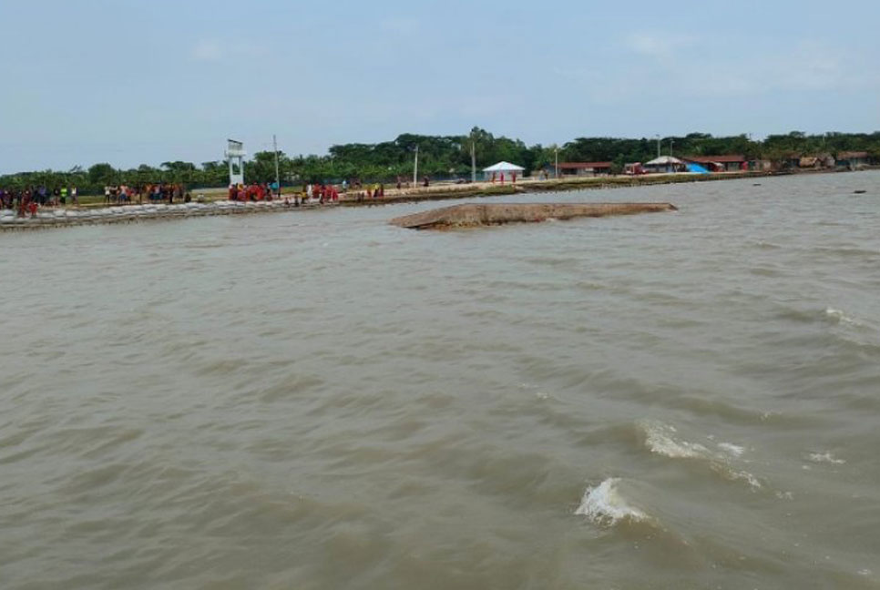 বঙ্গবন্ধু ক্যানেলে নৌযান উল্টে নিরাপত্তাকর্মী নিখোঁজ