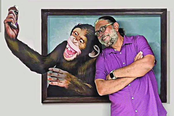 মজার চিত্রের সঙ্গে আফজালের সেলফি
