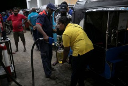 রাশিয়া থেকে আরও জ্বালানি তেল কিনবে শ্রীলঙ্কা