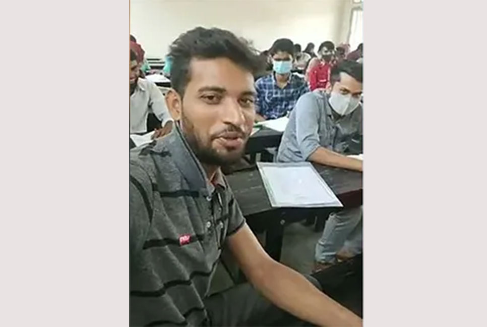পরীক্ষার হলে লাইভ করা সেই ছাত্রলীগ নেতা মনির ফলাফলে বহিষ্কার