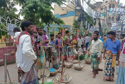 নির্বাচনী উৎসবেও ভালো নেই পাঁচ শতাধিক দিনমজুর
