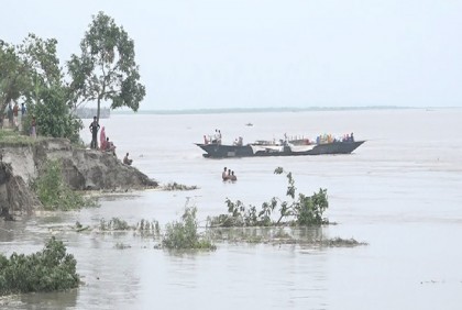 বাড়ছে যমুনার পানি, বাড়ছে ভাঙন