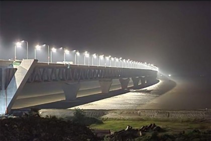 পদ্মা সেতুতে আলোর ঝিলিক