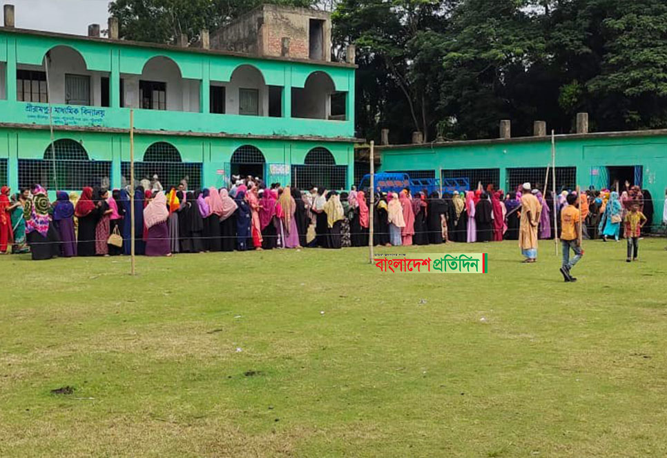 পটুয়াখালীর ৮ ইউনিয়নে ভোটগ্রহণ চলছে