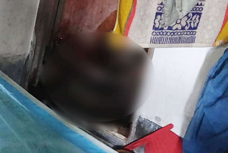রাজশাহীতে বদ্ধ ঘরে বৃদ্ধের অর্ধগলিত লাশ